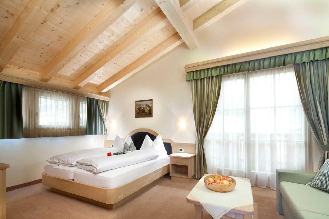 Garni Gran Pre Bed & Breakfast Corvara In Badia Exterior photo