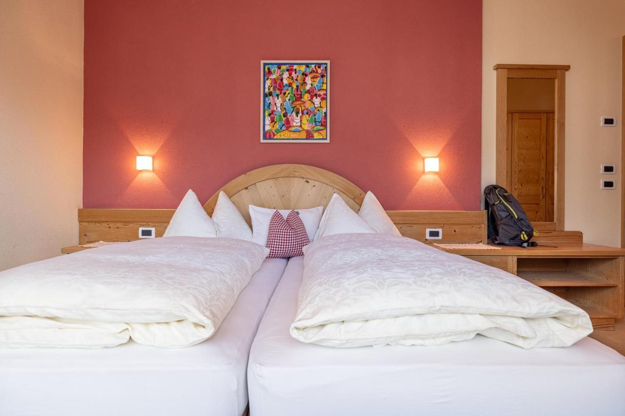 Garni Gran Pre Bed & Breakfast Corvara In Badia Exterior photo