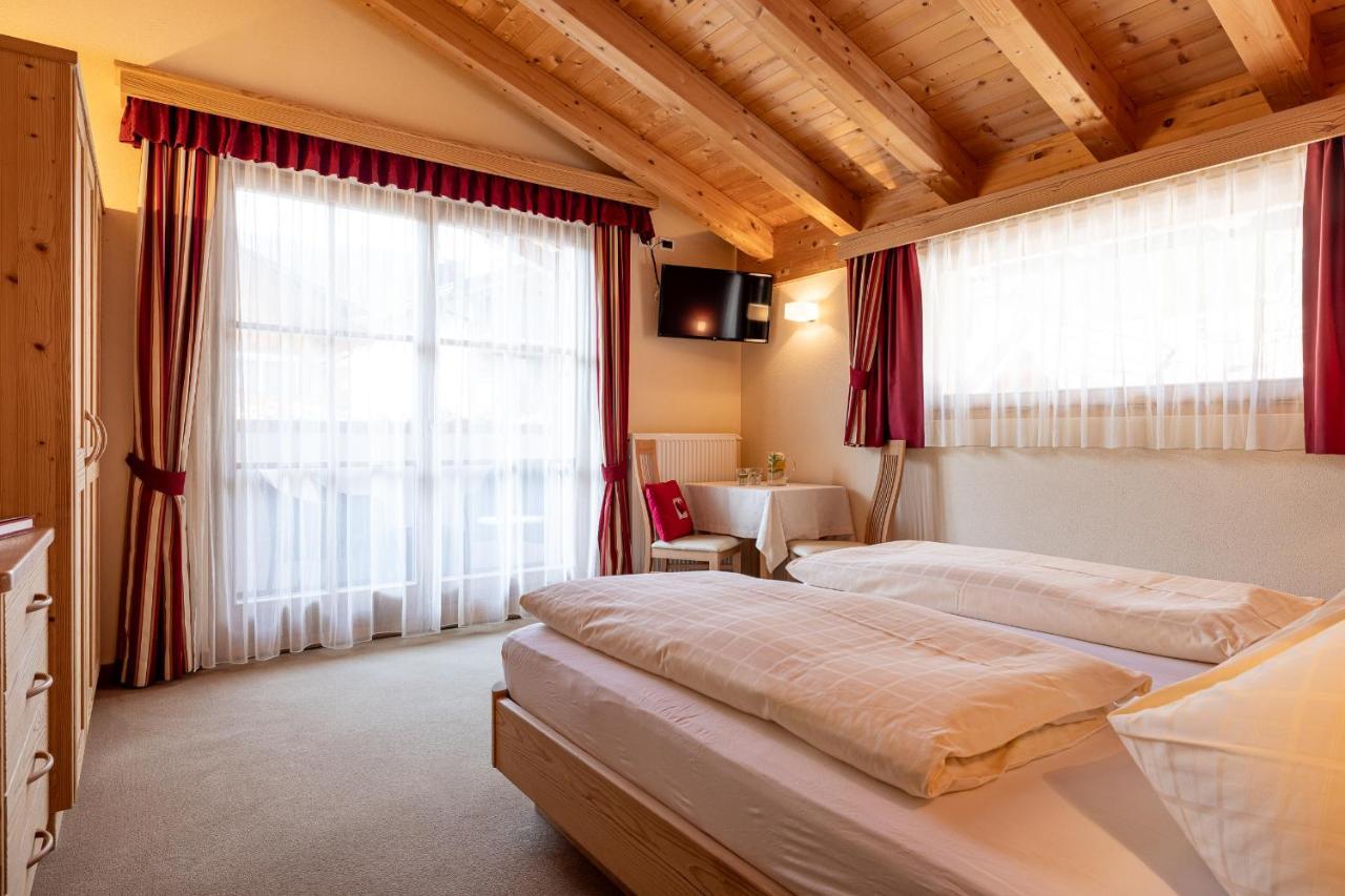 Garni Gran Pre Bed & Breakfast Corvara In Badia Exterior photo