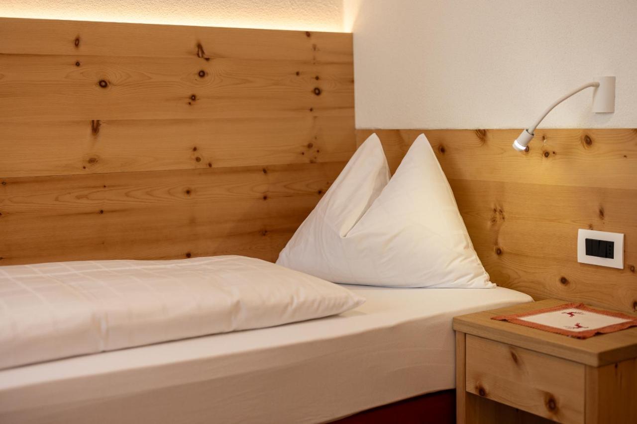 Garni Gran Pre Bed & Breakfast Corvara In Badia Exterior photo