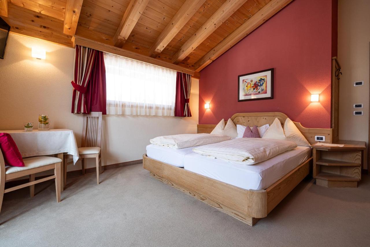 Garni Gran Pre Bed & Breakfast Corvara In Badia Exterior photo