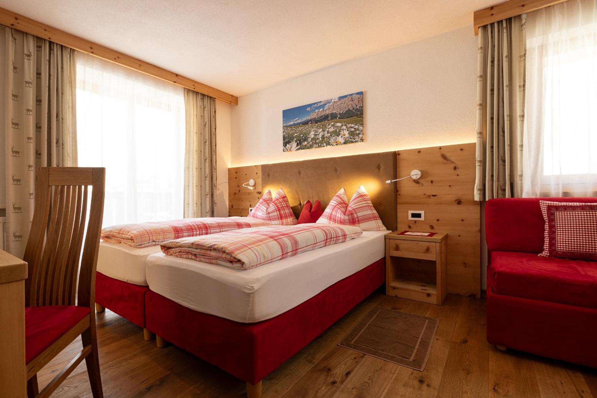 Garni Gran Pre Bed & Breakfast Corvara In Badia Exterior photo